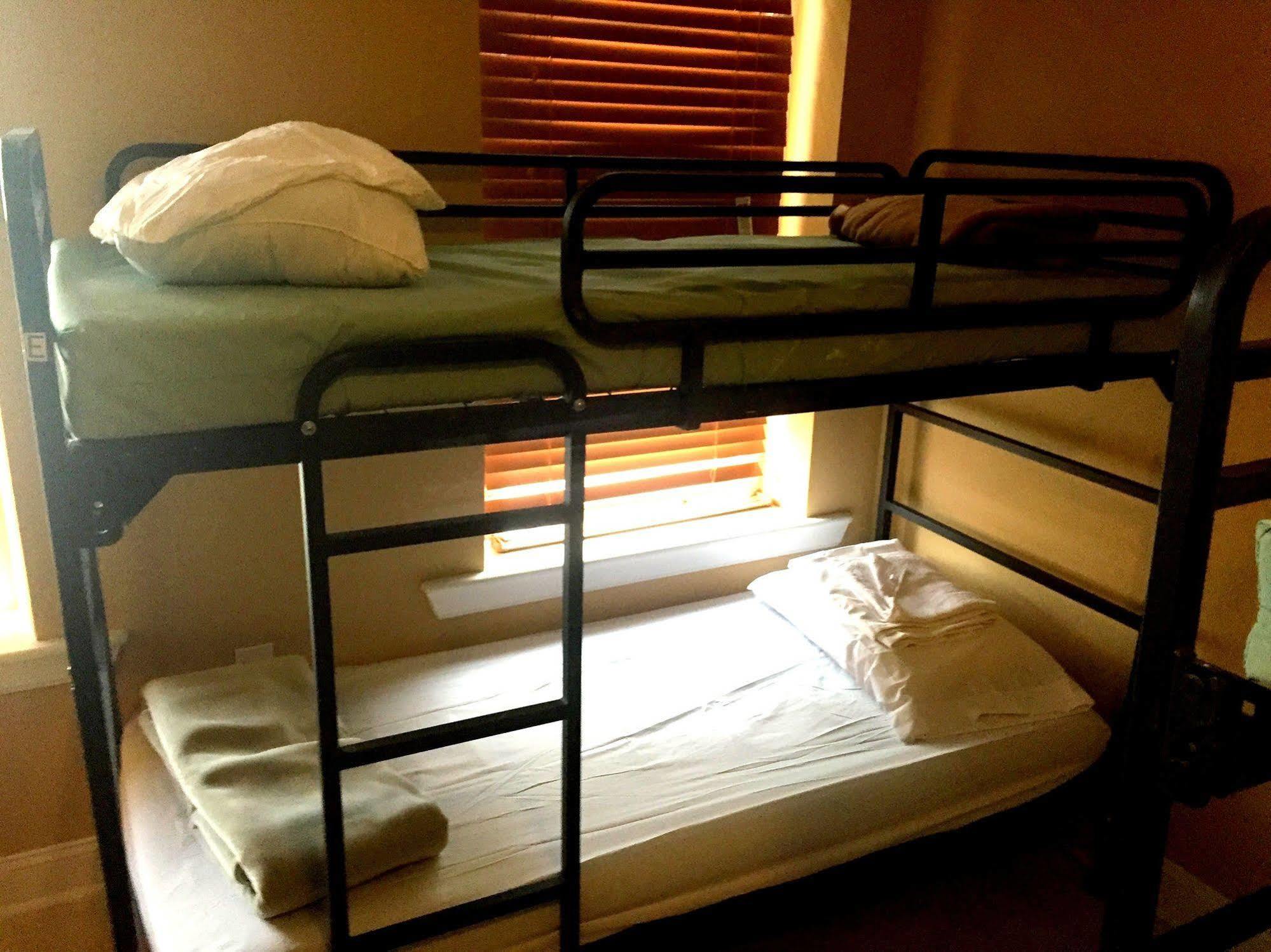 Dc International Hostel 2 Вашингтон Екстериор снимка